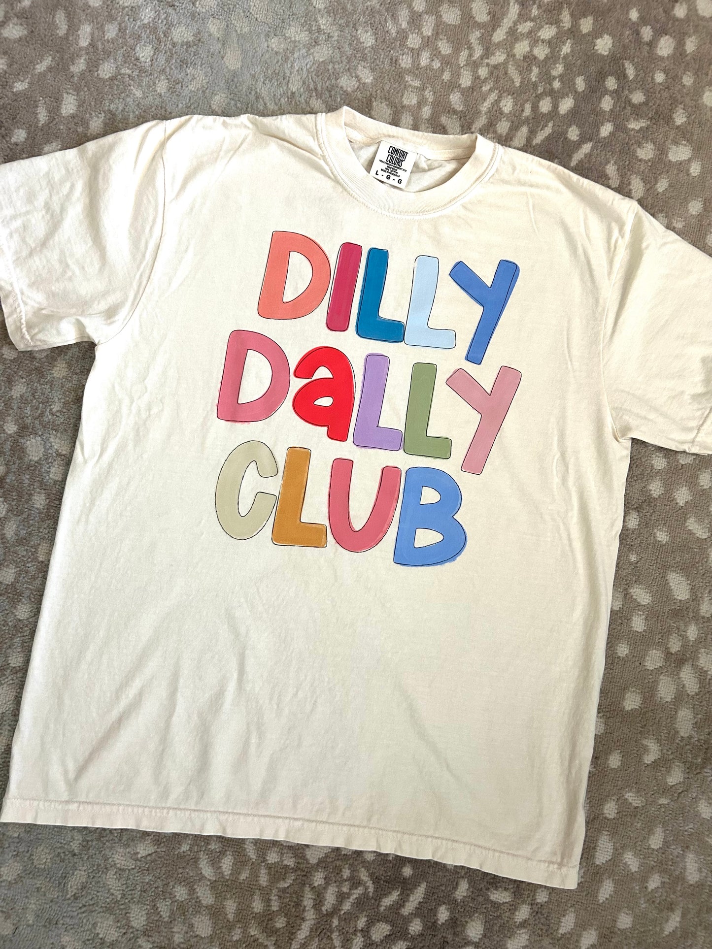 Dilly Dally Club Tee
