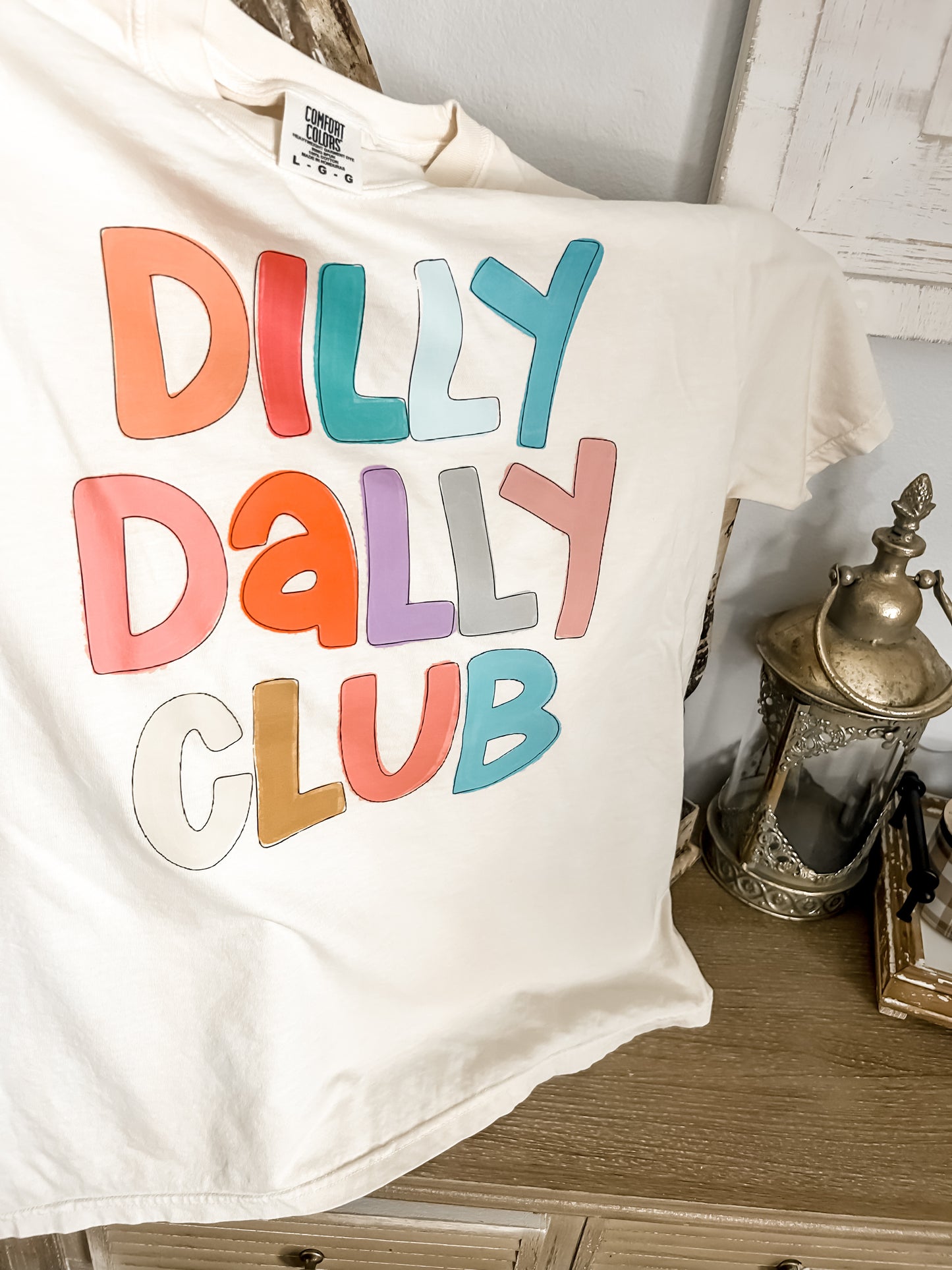 Dilly Dally Club Tee
